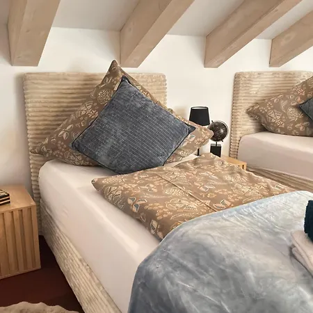 Appartement Neue Familienfreundliche Nr 4, 100m2 Nur 10 Min Zu Fuß Von Legoland Entfernt In Einer Stillvoller Waldwilla, Schoener Balkon Waldblick Privater Parkplatz Erholung Wlan Kleinkötz
