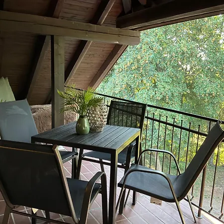 Neue Familienfreundliche Nr 4, 100m2 Nur 10 Min Zu Fuß Von Legoland Entfernt In Einer Stillvoller Waldwilla, Schoener Balkon Waldblick Privater Parkplatz Erholung Wlan Kleinkötz